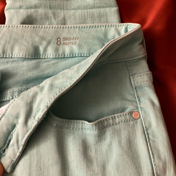 Women’s Sz 8 stretch capri pants - Picture 4 of 5